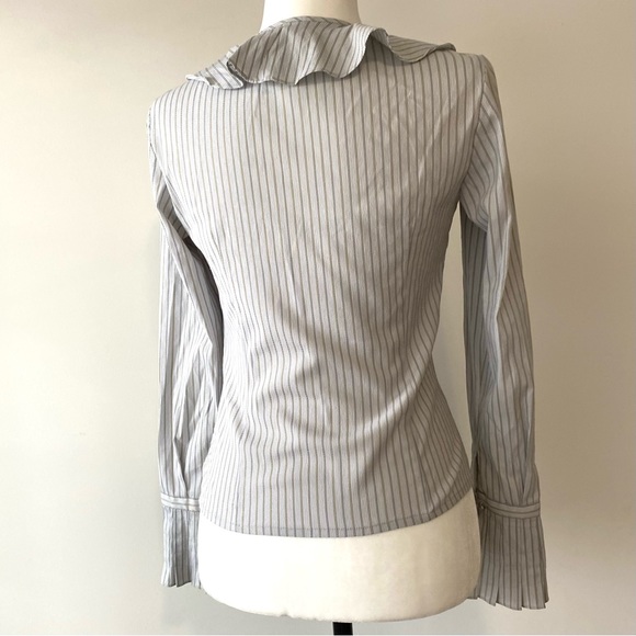 VINTAGE | Ruffle V-Neck Long Sleeve - Picture 5 of 8